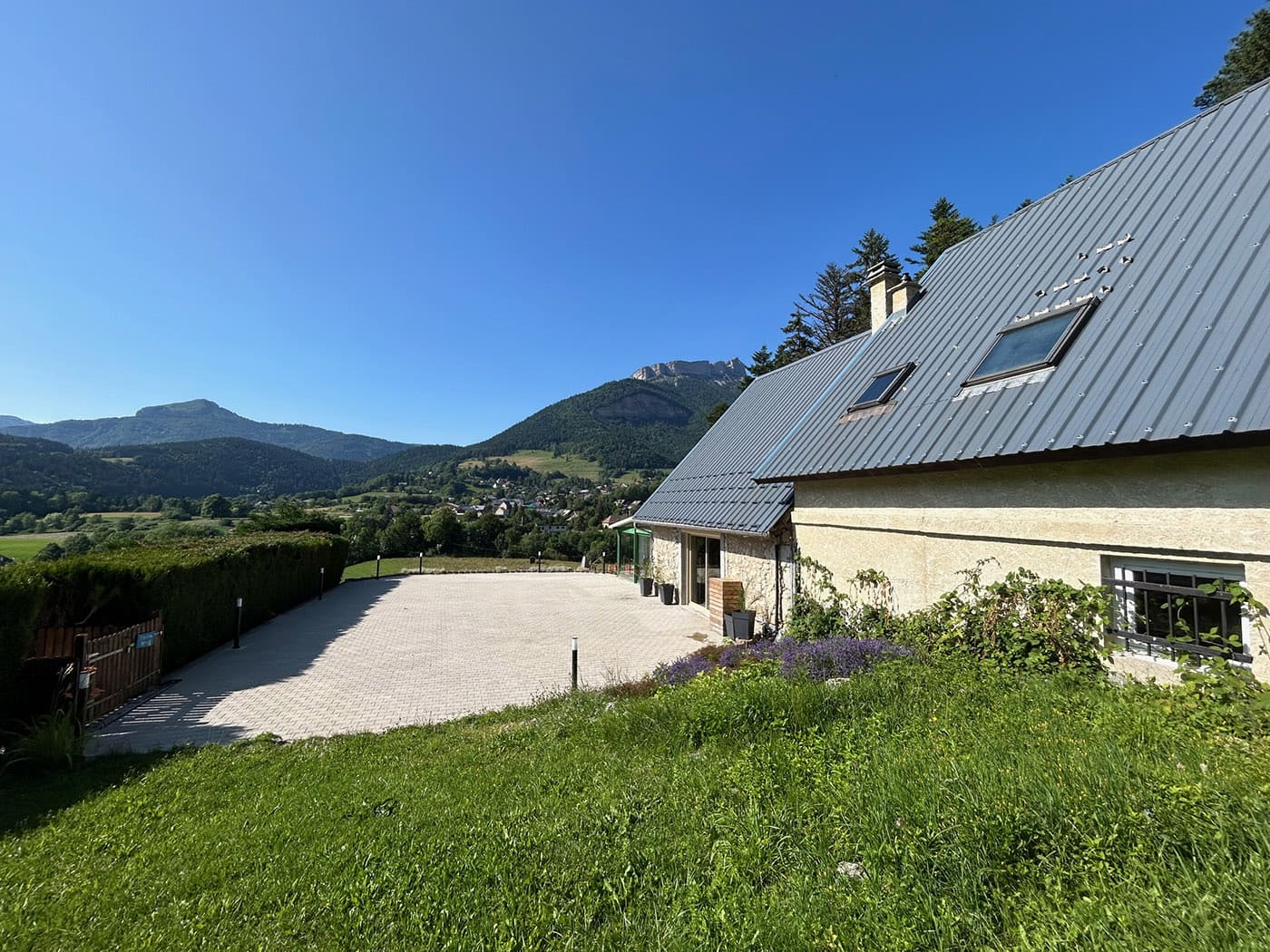 Le domaine avec vue sur le Sappey en Chartreuse